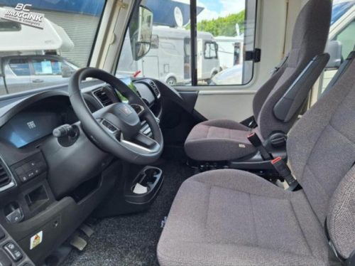Hymer Exsis-I 580 PURE ENKEL BED 214CM +  HEFBED Foto: 4
