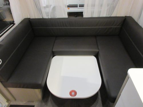 Dethleffs C'go Active 495 FR SPACIOUS LAYOUT AND HIGH KITCHEN photo: 7
