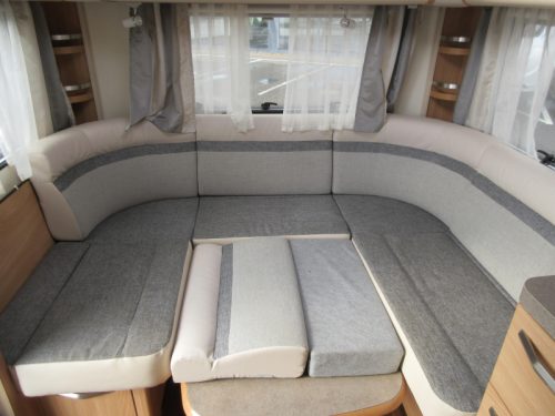 Knaus Sudwind 450 FU MOVER UND VORZELT Foto: 11