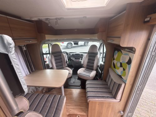 B&uuml;rstner Travel Van T 620 Single beds Air conditioning photo: 17