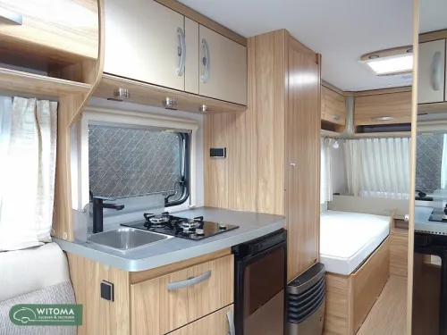Eriba Nova Light 470 mover floor heating ETC photo: 2