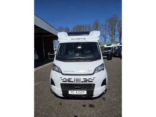 Sunlight T 67 Automatic with single beds photo: 1