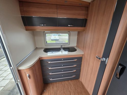 Hobby De Luxe 380 TB  Foto: 11