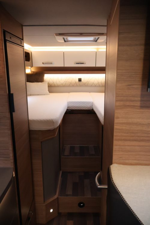 Weinsberg CaraCompact Suite MB 640 MEG Edition Pepper Foto: 17