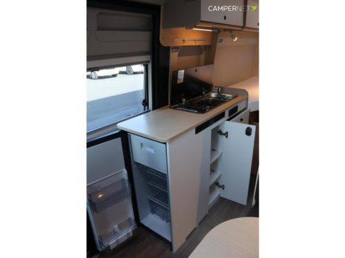 LMC Innovan 640 Pure 140hp Automatic | Thule awning | Single beds | Parking sensors | Alloy wheels | Plenty of storage space | LED photo: 12