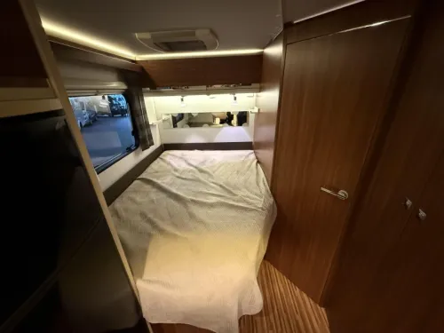 Adria Coral S 650 SF Frans bed  foto: 14