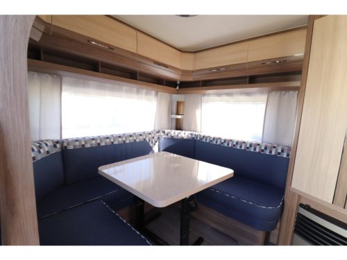 Hobby De Luxe 455 UF Mover / Store photo : 7