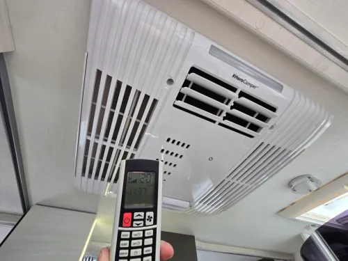 Chausson Welcome 728 EB Pop-top roof Queensbed Automatic  photo: 16