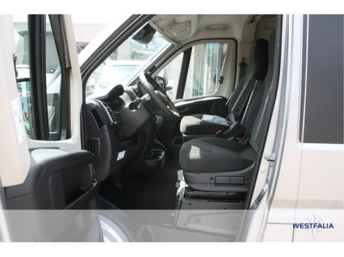 Westfalia Columbus 600D 140hp Auto. now with FREE pop-top roof worth &euro; 6,599.00 + registration premium &euro; 4,681.00 photo: 6