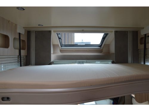 Elnagh T-Loft 450 Transverse bed and pop-top roof  photo: 21