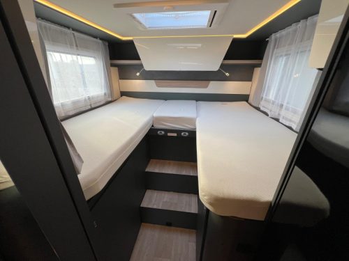Laika Kosmo 319 automatic single beds photo: 2
