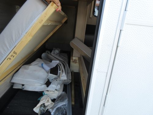 Caravelair Alba Family 426 WITH DOREMA AWNING photo: 7