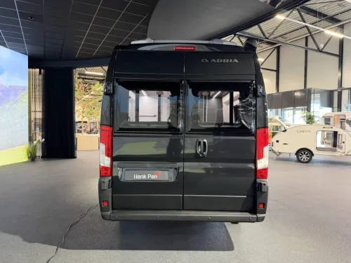 Adria Twin Sports 640 SGX pop-top roof / automatic photo: 3