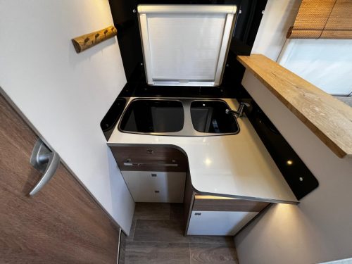 Dethleffs Trend 6757 Motorhome, A-class 4 persons photo: 7