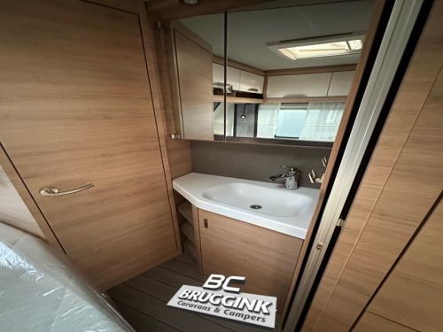 Knaus Sudwind Black Selection 500 FU French bed Floor heating photo: 7