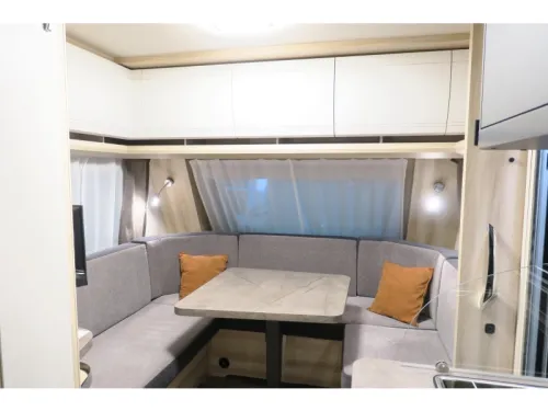 Hobby De Luxe 460 LU MOVER+CASSETTEL.+VOORTENT  Foto: 9
