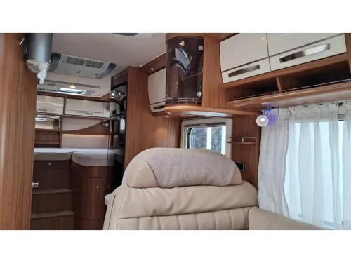 Hymer B 588 Airco / single beds/ E&P  photo: 5