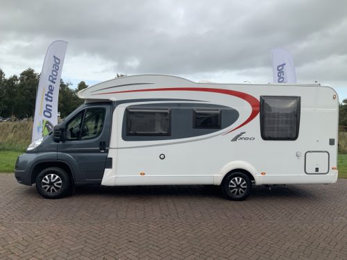 B&uuml;rstner Ixeo IT 700 2.3 MultiJet 130 PK, Queensbed, Zij-bank, Draaistoelen, Bj.2012 &ldquo;Uw Camper-verkoopmakelaar  Camper centrum on the road foto: 6