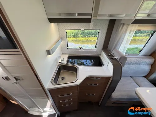 Adria Matrix 640 DC Queensbed / Face to face  photo: 13