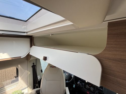 Pilote V 600 Querbett EURO 6 Solarpanel 5,99m Foto: 18