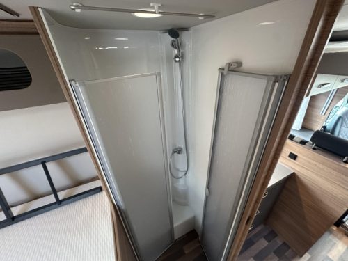 Weinsberg CaraSuite 700 ME 5p,Maxi,Salle de bain attenante 0256 photo : 14