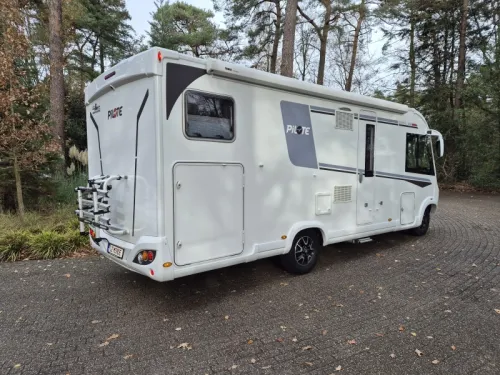 Pilote Essentiel G 740 AUT. 9-T TWINBED TV Solar photo: 2