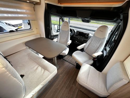 B&uuml;rstner Lyseo M Harmony Line 660 Fransbed/Automat/2020!  Foto: 9