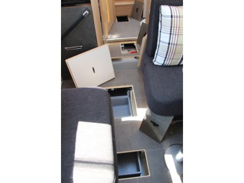 Niesmann+Bischoff Arto 77 E Single beds + Pop-top roof  photo: 84