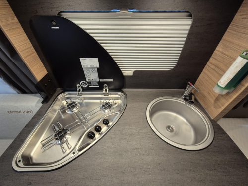 Weinsberg CaraOne Edition HOT 450 FU with cassette awning! photo: 16