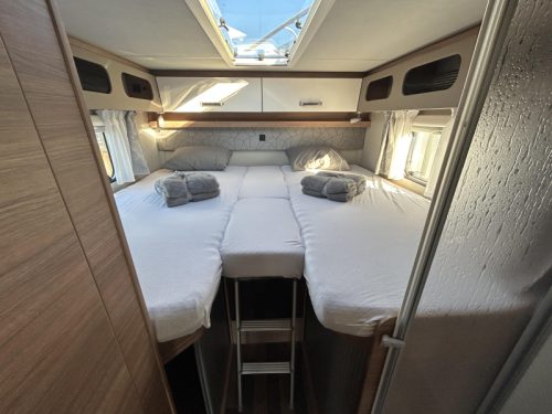 Weinsberg CaraCore 700 MEG Autom&aacute;tico, Aire Acondicionado 230V foto: 14