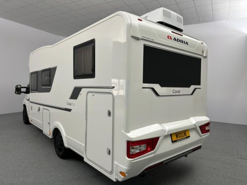 Adria Coral Axess 670 SL photo: 2