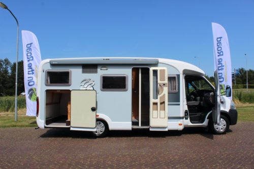 Knaus Sun Ti 700 Meg, Querbett, Garage, drehbare Vordersitze, Halbdinette, Sitzbank. Bj. 2008 Marum (Groningen) Foto: 2