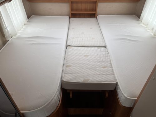 Hymer B 578 - Syst&egrave;me de mise &agrave; niveau - photo : 13