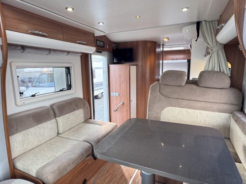 Adria Matrix 680 SP -5 Personen-mit Hubbett Foto: 3