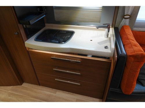 NIESMANN BISCHOFF Arto 83B 180Pk Automatic | Overhead Cabinets | Bar Seating | Leveling System | Roof Air Conditioning photo: 13