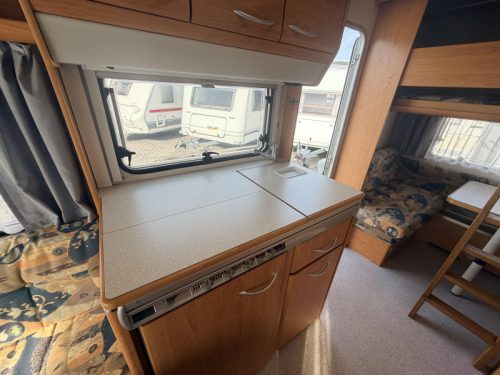 Knaus Blue Line 400 TK Bunk bed, 2x Seating & Awning photo: 8