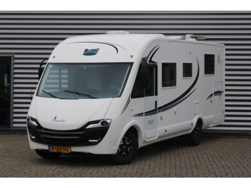 McLouis Nevis 880 G 150HP Queen bed Automatic photo: 1