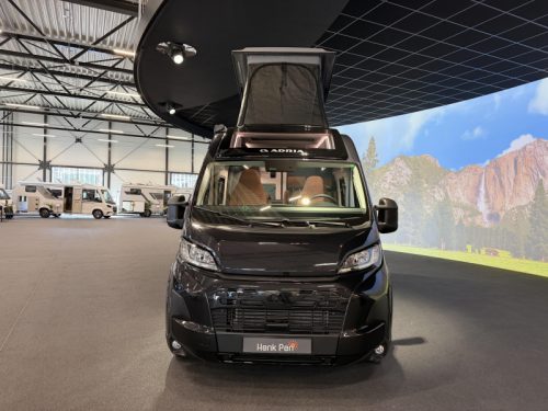 Adria Twin Sports 640 SGX pop-top roof / automatic photo: 8