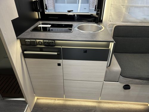 Challenger Graphite Ultimate 380 ( Chausson 720 ), 5 berths photo: 13