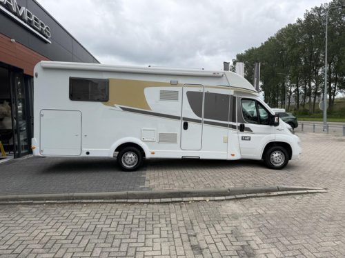 Carado T447 Euro6 Single Beds Awning Solar Panel Bearlock Bike Rack photo: 7