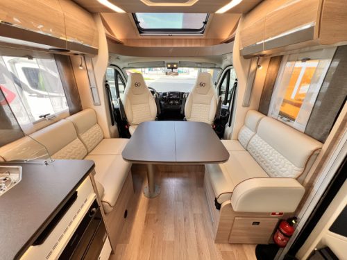 Rapido 696 F 60 Edition Automaat Face to face Foto: 9