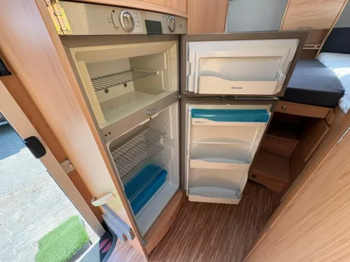 B&uuml;rstner Solano 720 T Single Beds, Air conditioning, 160HP photo: 13