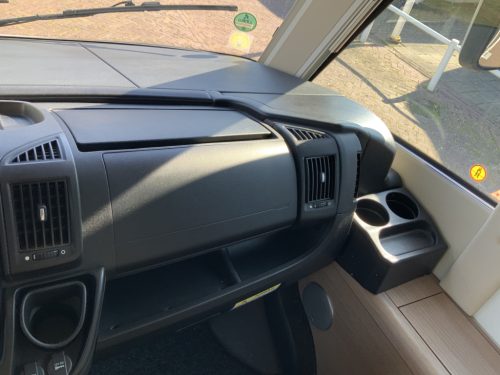 Carthago Malibu I 460 AUTOMATIC 150 hp Integral, Length-beds & Pull-down bed, Garage, Engine air conditioning, Roof air conditioning, Level System, Camper centrum on the road Marum photo: 27