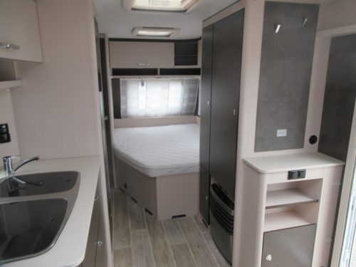 Dethleffs C'Go 495 FR WITH MOVER AND THULE AWNING photo: 2