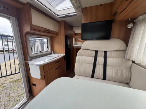 Hymer Exsis-T 588 EX With single beds & Air conditioning photo: 5