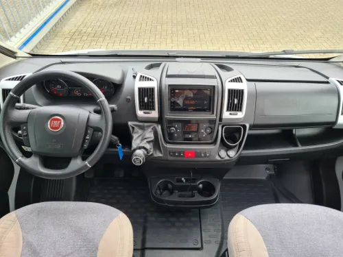 LMC Innovan 600 Skyroof - mid-Sept/Oct photo: 3