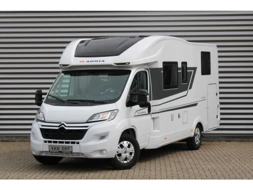 Adria Coral 600 SL 140PS L&auml;ngsbetten Garage Foto: 1