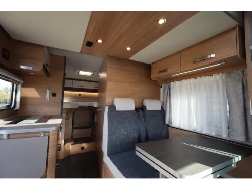 Weinsberg CaraSuite 650 MEG Camas individuales y cama elevable foto: 6