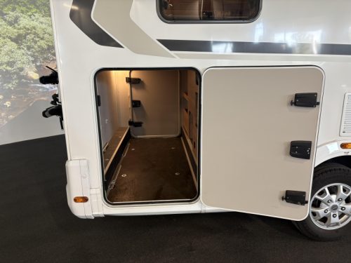 Weinsberg CaraSuite 650 MEG drop-down bed | ex-rental photo: 17