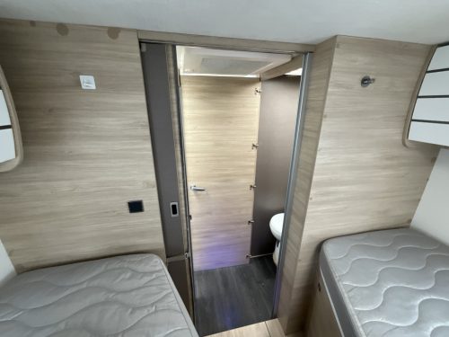 Challenger 337 GA with single beds photo: 27